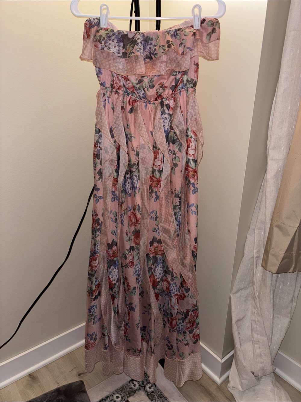 Queenia Sleeveless Pink Maxi Dress with Ruffle Neckline